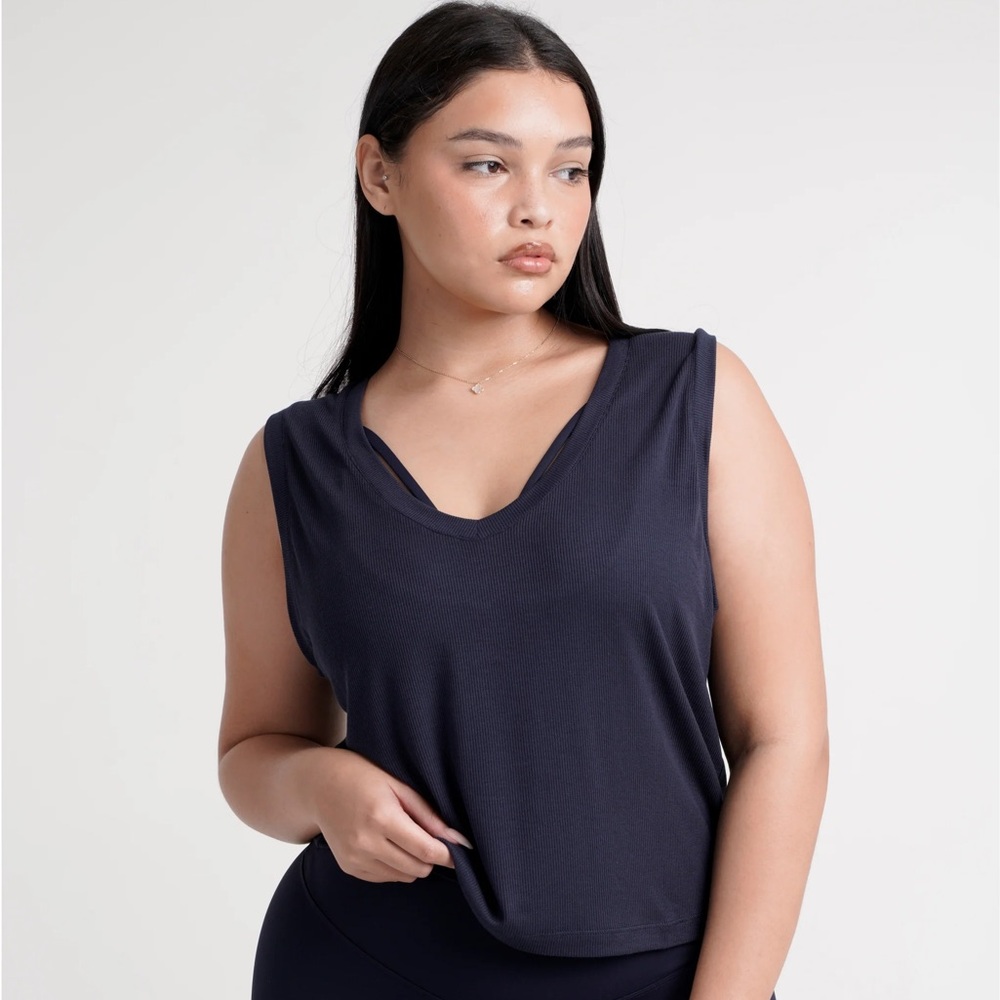 LIKE NEW H&M BLACK BASICS TANK SIZE M